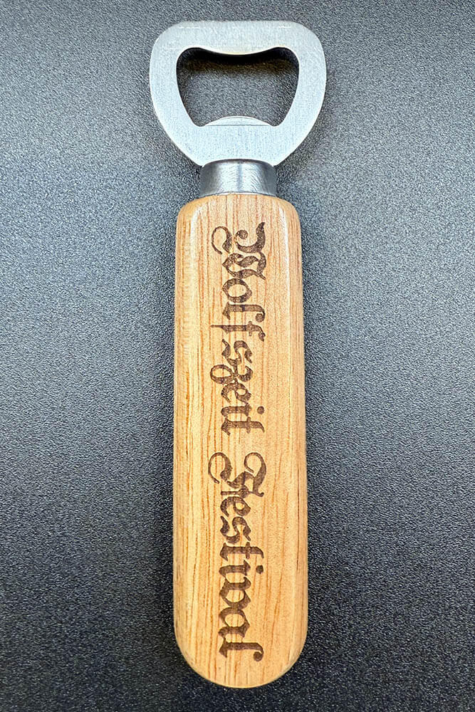 WZ – Flaschenöffner – Holzgravur